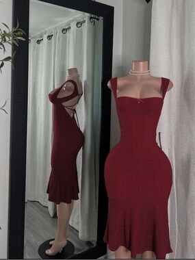 Elegant Burgundy Fit-and-Flare Midi Dress